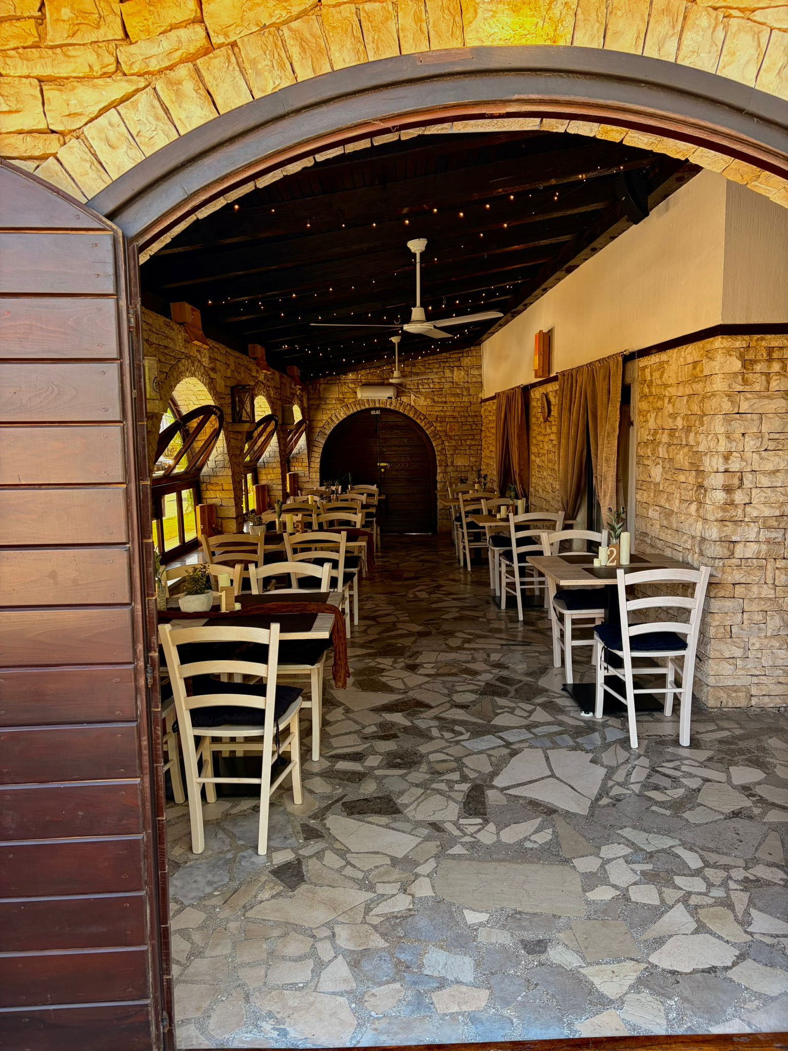 Restoran Burle ambient